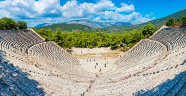 Epidavros, Yunanistan, 4 Eylül 2022: Yunanistan 'daki Epidaurus Asclepieion Antik Tiyatrosu.
