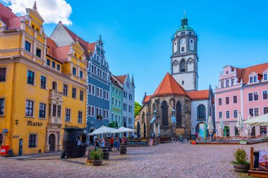 Meissen, Almanya, 7 Ağustos 2022: Frauenkirche, Almanya 'nın Meissen kentindeki Marktplatz Meydanı.