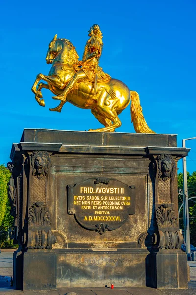 2022年8月6日 德国德累斯顿 德国德累斯顿镇的Goldene Reiter雕像 — 图库照片