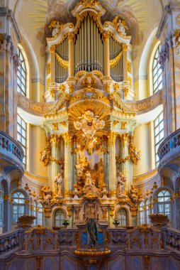 Dresden, Almanya, 8 Ağustos 2022: Dresden, Almanya 'daki Frauenkirche Kilisesi.