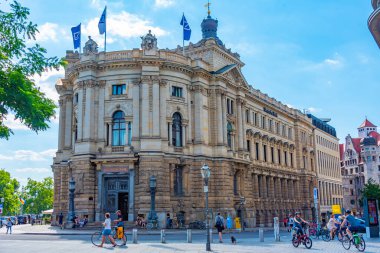 Leipzig, Almanya, 8 Ağustos 2022: Alman kenti Leipzig 'deki Deutsche Bank.