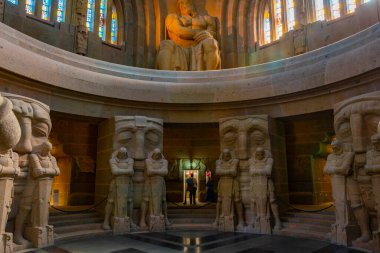 Leipzig, Almanya, 9 Ağustos 2022: Alman kenti Leipzig 'deki Uluslar Savaşı Anıtı' nın İçi.