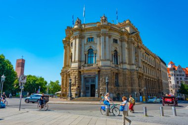 Leipzig, Almanya, 9 Ağustos 2022: Alman kenti Leipzig 'deki Deutsche Bank.