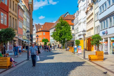 Coburg, Almanya, 10 Ağustos 2022: Eski Alman kenti Coburg 'da bir sokak manzarası.
