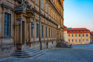 Bamberg, Almanya, 10 Ağustos 2022: Bamberg, Almanya 'da Neue Residenz Sarayı' nın günbatımı.