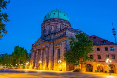 Nurnberg, Almanya, 11 Ağustos 2022: Nurnberg, Almanya 'da Elisabethkirche' in gündoğumu.