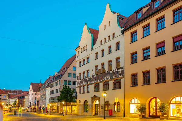 stock image Nurnberg, Germany, August 10, 2022: Sunrise view of historical buildings at Rathausplatz in Nurnberg, Germany..