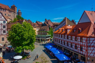 Nurnberg, Almanya, 11 Ağustos 2022: Almanya 'nın Nurnberg kentindeki kereste evleri.