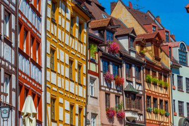 Nurnberg, Almanya, 11 Ağustos 2022: Almanya 'nın Nurnberg kentindeki kereste evleri.