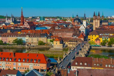 Wurzburg, Almanya, 11 Ağustos 2022: Alman kenti Wurzburg manzarası.