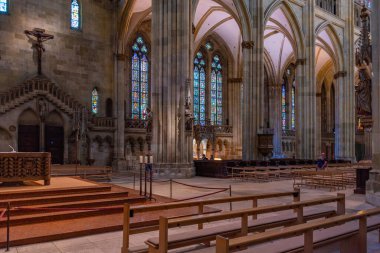 Regensburg, Almanya, 12 Ağustos 2022: Eski Alman kasabası Regensburg 'daki Aziz Peter Katedrali.