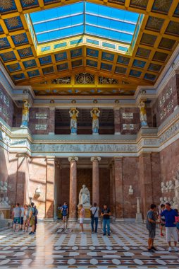 Regensburg, Almanya, 13 Ağustos 2022: Regensburg, Almanya yakınlarındaki Walhalla anıtının içi.