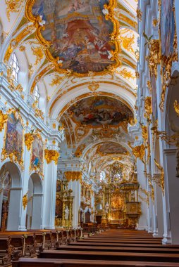 Regensburg, Almanya, 13 Ağustos 2022: Almanya 'nın Regensburg kentindeki Alte Kapelle' in İçi.