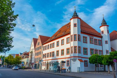 Ingolstadt, Almanya, 13 Ağustos 2022: Alman kenti Ingolstadt 'ta günbatımı manzarası.