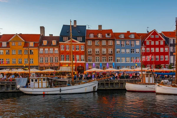 Copenhague Dinamarca Junio 2022 Vista Atardecer Del Antiguo Puerto Nyhavn — Foto de Stock