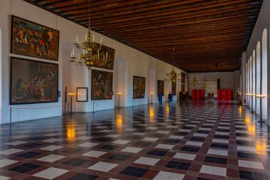 Helsingor, Danimarka, 23 Haziran 2022: Helsingor, Danimarka 'daki Kronborg şatosunda oda.