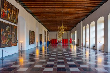 Helsingor, Danimarka, 23 Haziran 2022: Helsingor, Danimarka 'daki Kronborg şatosunda oda.