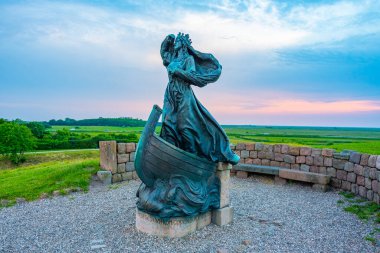 Ribe, Danimarka, 18 Haziran 2022: Ribe, Danimarka 'da Kraliçe Dagmar' ın heykeli.