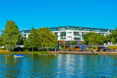 Kolding, Danimarka, 16 Haziran 2022: Danimarka Kolding kentindeki kütüphane.