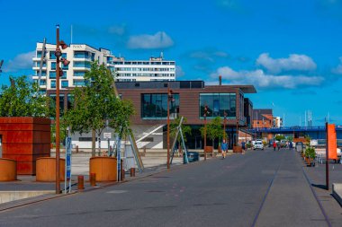 Aalborg, Danimarka, 15 Haziran 2022 Danimarka 'nın Aalborg kentinde nehir kenarı gezisi.