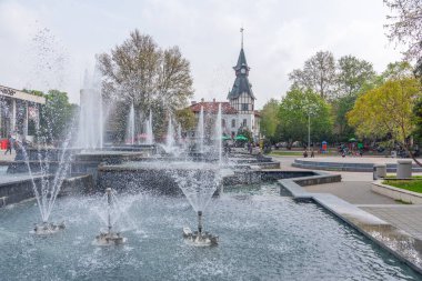 Pazardjik, Bulgaristan, 22 Nisan 2022: Bulgaristan 'ın Pazarjik kentindeki çeşme.