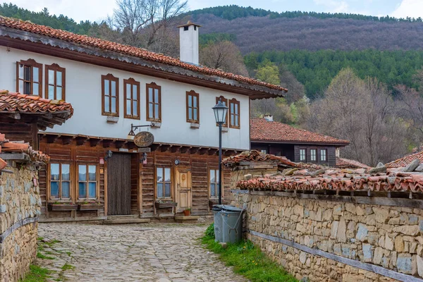 Zheravna Βουλγαρία Απριλίου 2022 Παραδοσιακά Παλιά Σπίτια Στο Βουλγαρικό Χωριό — Φωτογραφία Αρχείου