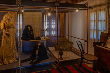 Elena, Bulgaristan, 24 Nisan 2022: Bulgaristan 'ın Elena kentindeki Daskalolivnitsa tarihi kompleksinde sergi.