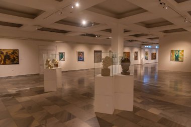 Gabrovo, Bulgaristan, 24 Nisan 2022: Bulgaristan 'ın Gabrovo kentindeki Espri ve Hiciv Evi' nde sergi.