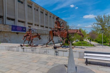 Gabrovo, Bulgaristan, 24 Nisan 2022: Bulgaristan 'ın Gabrovo kentinde Espri ve Hiciv Evi.