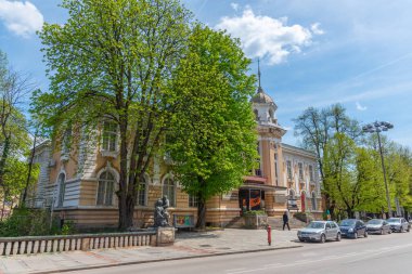 Gabrovo, Bulgaristan, 24 Nisan 2022: Bulgaristan 'ın Gabrovo kentinde Narodno Chitalishte.