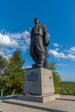 Lovech, Bulgaristan, 1 Mayıs 2022: İspanya 'nın Lovech kentinde bulunan ulusal kahraman Vasil Levski anıtı.