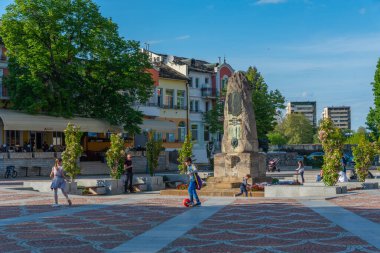 Lovech, Bulgaristan, 1 Mayıs 2022: İspanya 'nın Lovech kentinin ana meydanı.