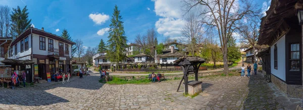 Bozhentsi Βουλγαρία Απριλίου 2022 Παραδοσιακά Παλιά Σπίτια Στο Αρχιτεκτονικό Καταφύγιο — Φωτογραφία Αρχείου