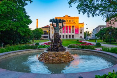 Riga, Letonya, 24 Haziran 2022: Riga, Letonya 'daki Ulusal Tiyatro..