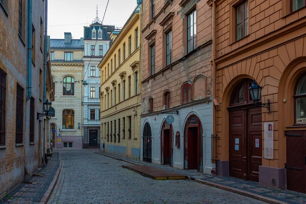 Riga Letonia Junio 2022 Salida Del Sol Una Calle Del —  Fotos de Stock