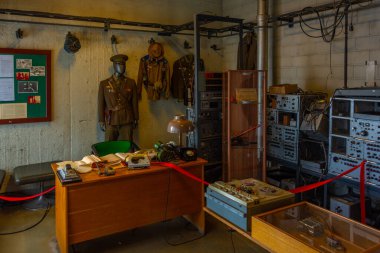 Tallinn, Estonya, 30 Haziran 2022: Estonya 'nın başkenti Tallin' deki Viru Oteli içinde tarihi sergi.