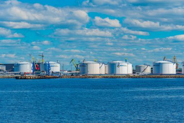 Ventspils, Letonya, 3 Temmuz 2022: Ventspils, Letonya 'daki sanayi tesisleri.