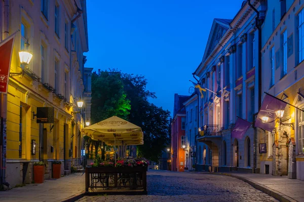 Tallin Estonia Junio 2022 Vista Del Atardecer Una Calle Centro —  Fotos de Stock
