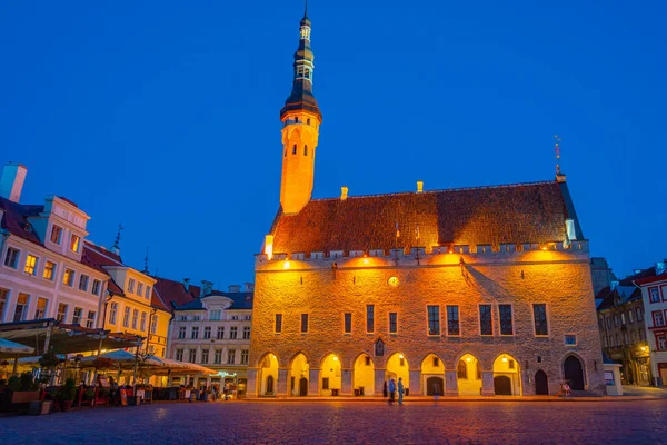 stock image Tallinn, Estonia, June 29, 2022: Night view of the town hall in the old town of Tallinn, Estonia..