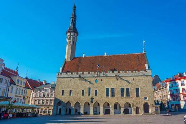 Tallinn, Estonya, 30 Haziran 2022: Tallinn, Estonya 'daki eski belediye binası..