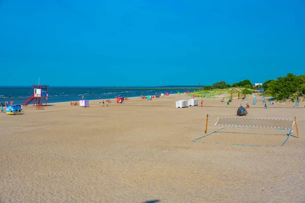 Parnu Estónia Julho 2022 Dia Verão Numa Praia Parnu Estónia — Fotografia de Stock