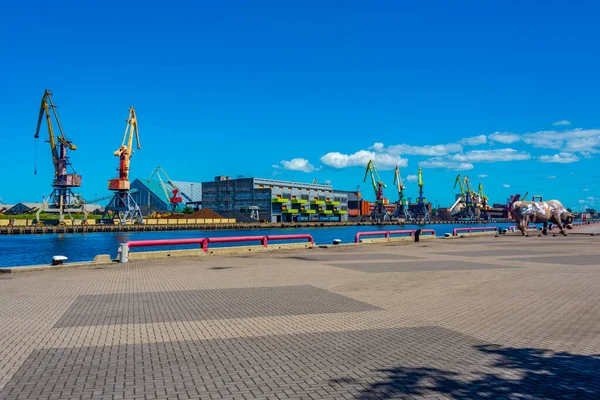 2022年7月3日 拉脱维亚文茨皮尔斯 拉脱维亚文茨皮尔斯港海滨长廊 — 图库照片