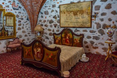 Trakai, Litvanya, 5 Temmuz 2022: Litvanya 'daki Trakai kalesinin içi.