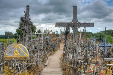 Siauliai, Litvanya, 8 Temmuz 2022: Litvanya 'nın Siauliai kasabası yakınlarındaki Haçlar Tepesi.