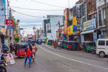 Negombo, Sri Lanka, 13 Şubat 2022: Negombo, Sri Lanka 'da renkli evler.
