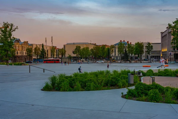 Kaunas Lituania Julio 2022 Vista Del Atardecer Plaza Vienybes Aikste —  Fotos de Stock