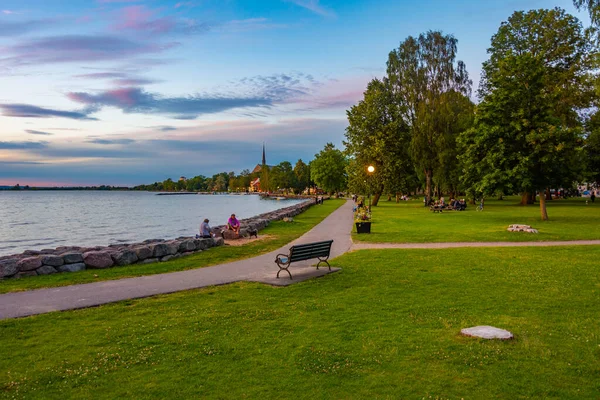 Stock image Vadstena, Sweden, July 16, 2022: Lakeside promenade in Swedish town Vadstena.IMAGE