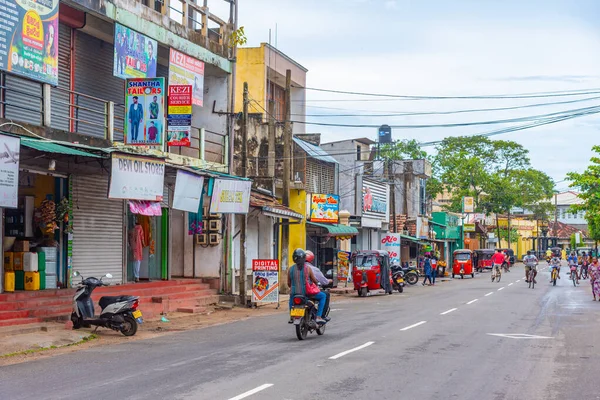 stock image Negombo, Sri Lanka, February 13, 2022: Colorful houses on a street in Negombo, Sri Lanka.