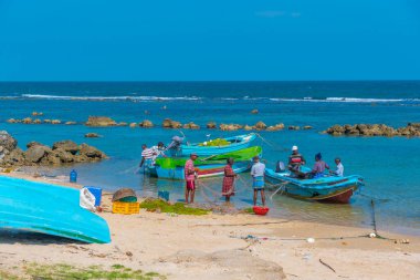 Jaffna, Sri Lanka, 8 Şubat 2022: Sri Lanka 'nın kuzey kıyısında balıkçı tekneleri.