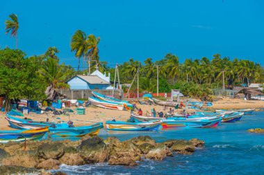 Jaffna, Sri Lanka, 8 Şubat 2022: Sri Lanka 'nın kuzey kıyısında balıkçı tekneleri.